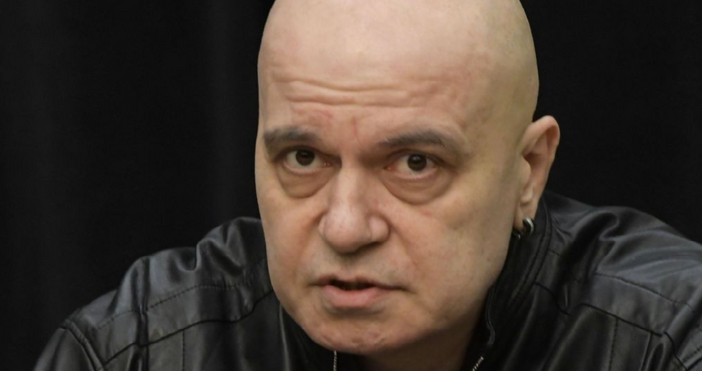 Слави Трифонов опроверга публикации, че неговата партия е останала без