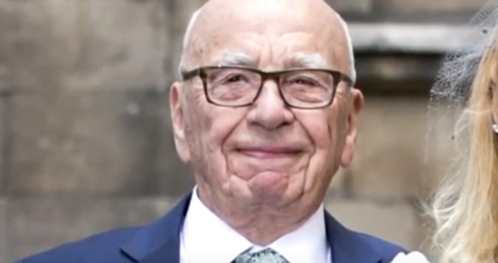 Медийният магнат Рупърт Мърдок не си губи времето и не