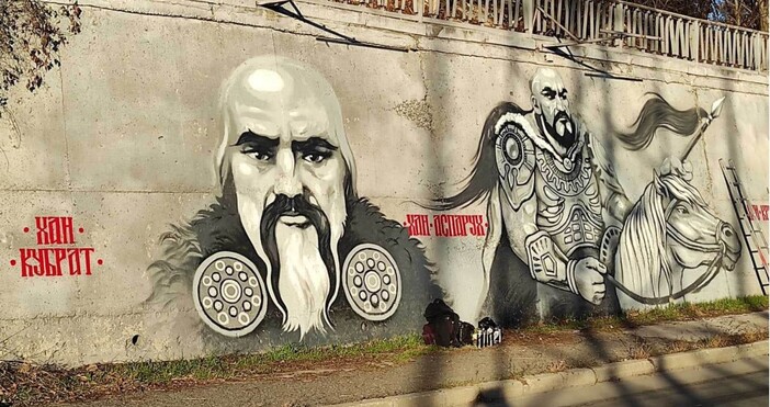 снимки Live Varna bgЧерно белите графити до Аспарухов мост във Варна които изобразяват