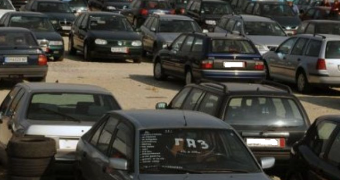 Пазарът на старите коли в България също търпи развитие.Българинът предпочита кола