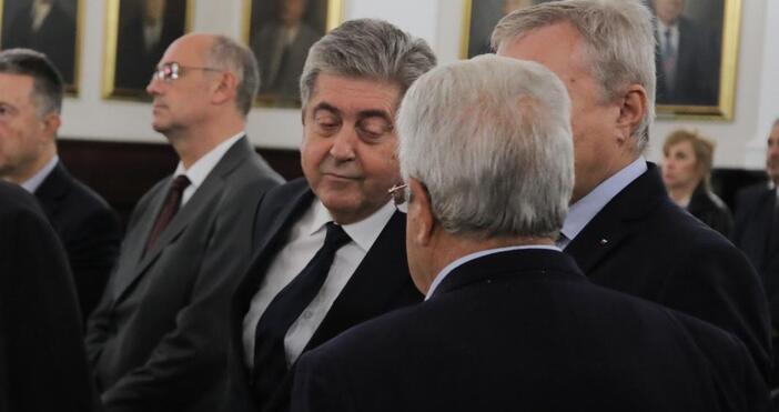 Президентът на България (2002-2012) Георги Първанов говори пред медиите  в