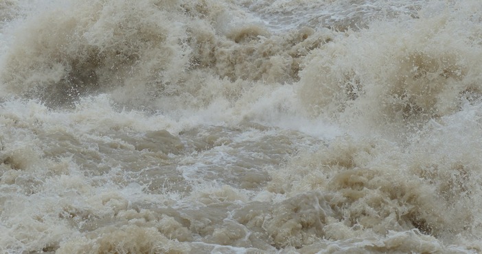 Започва оценка на щетите след опустошителните наводнения в Окланд Нова