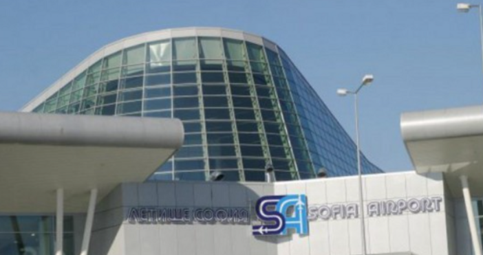 Напрежение на голяма наше летище Сигнал за бомба на Летище София