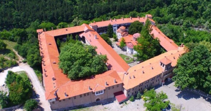 Бачковския манастир пести от ток с режим Причаната е че