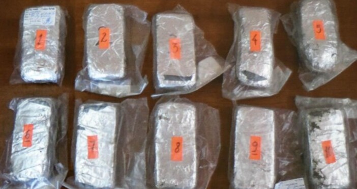 Белгийски полицаи заловиха 4 тона кокаин с приложението Waze, което