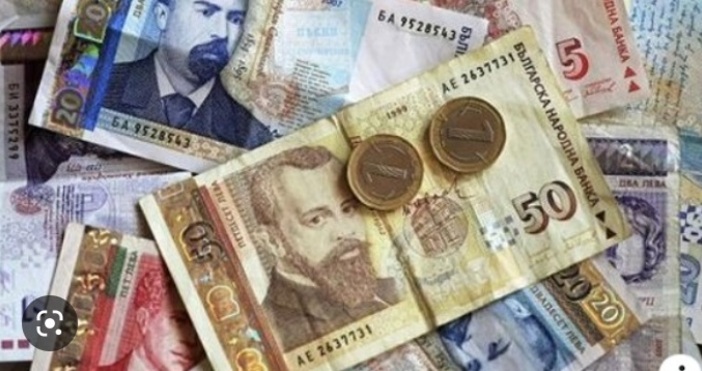 Българите задлъжняха с милиарди към фирмите за бързи кредити  Поскъпването