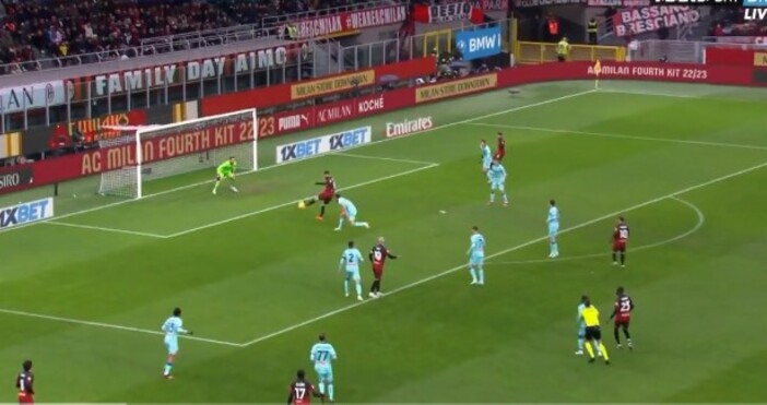Отборът на Милан победи състава на Аталанта с 2:0 в пряк сблъсък за местата