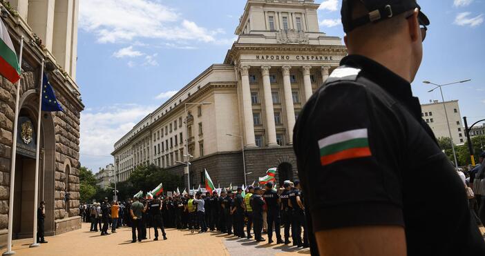 Животновъди плашат с протести в цялата страна. Те се канят