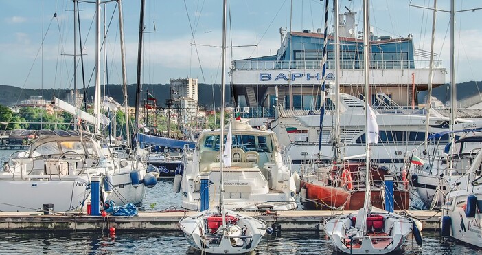 Варненското пристанище дава под наем апетитен паркинг  около заведенията и