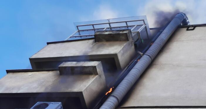 Пожар избухна в жилищен блок в Лозенец в София.Няма данни