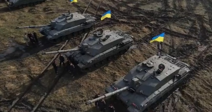 Резников публикува снимка на танковете във Фейсбук и съобщи че