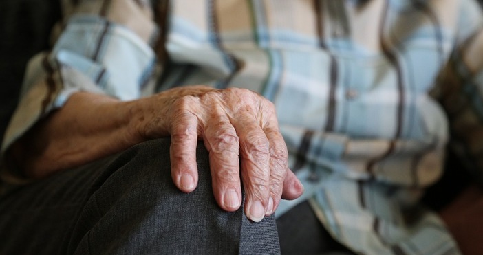 87 годишна жена почина в дома си от студ в Бъри