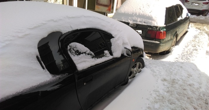 Необичайно студено време  сняг натрупа в части от Сърбия и