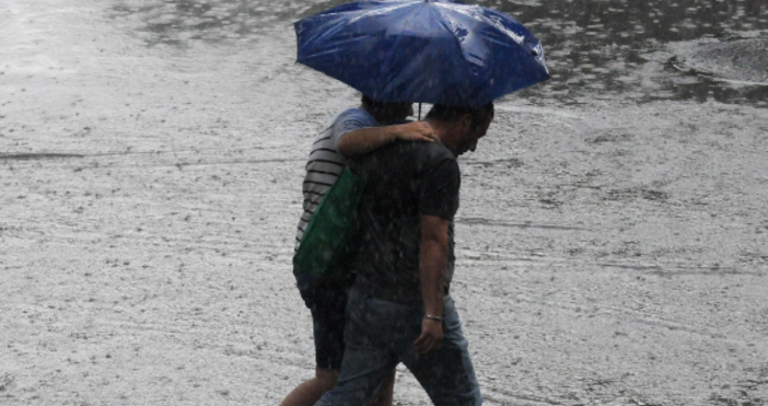Валежите у нас не спират Облачността постепенно ще се увеличава и