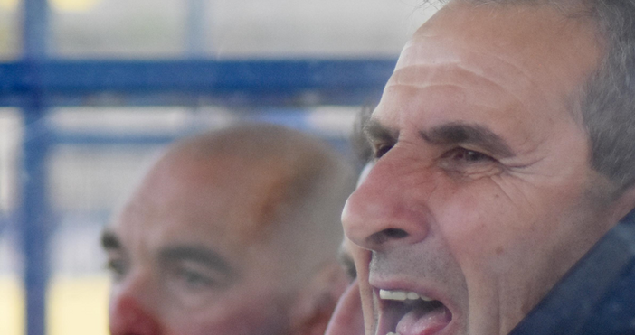 Снимки Наставникът на соколите прие тежко поражението от Берое Старши треньорът на Спартак