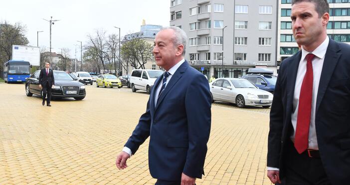 Служебният премиер Гълъб Донев заяви, че Народното събрание трябва да