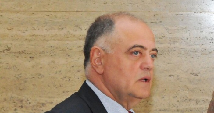 Съпредседателят на парламентарната група на ПП ДБ ген Атанас Атанасов