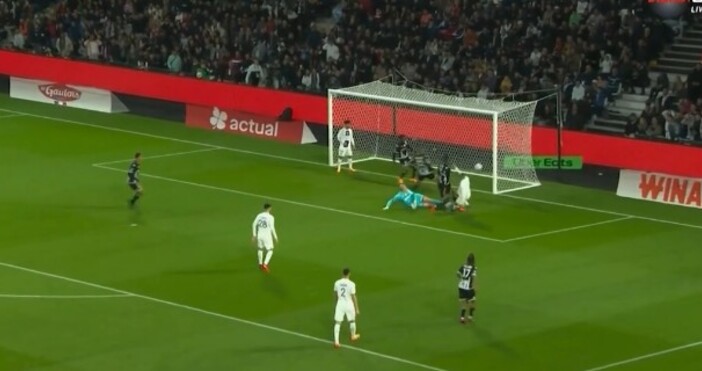Нападателят на Пари Сен Жермен   Килиан Мбапе вкара и двата гола в