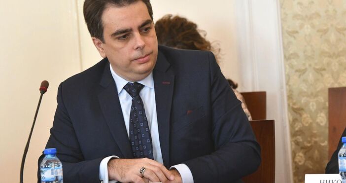 Асен Василев продължава да коментира бюджета:  Или прилагаме Плана за възстановяване