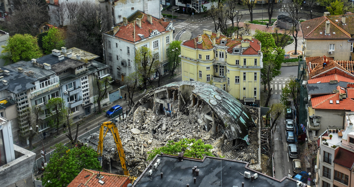 Снимки Пуснаха снимки от високо на събарянето на Гъбата във Варна