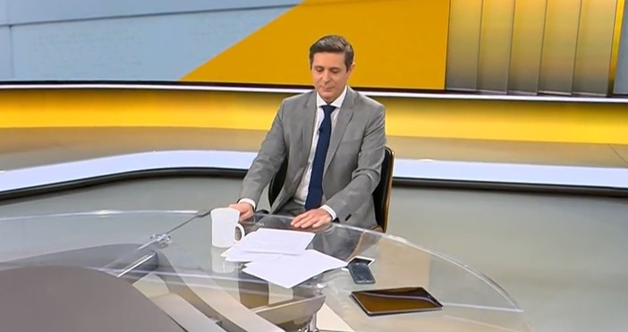 Кадри: Нова телевизияВиктор Николаев остана сам в ефира на сутрешния