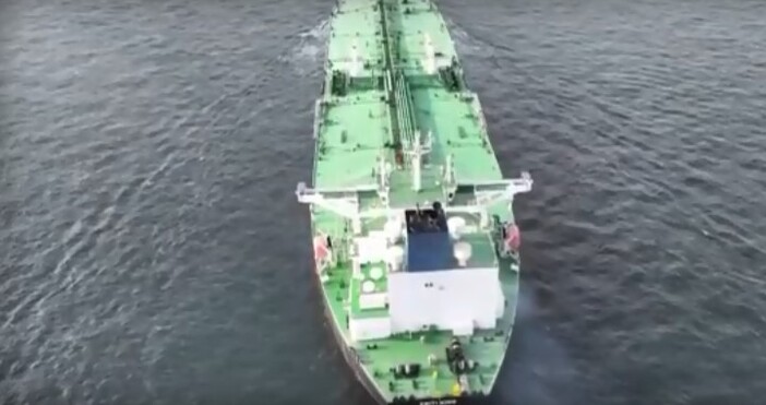 Протокът Босфор е временно затворен за преминаване на кораби поради повреда