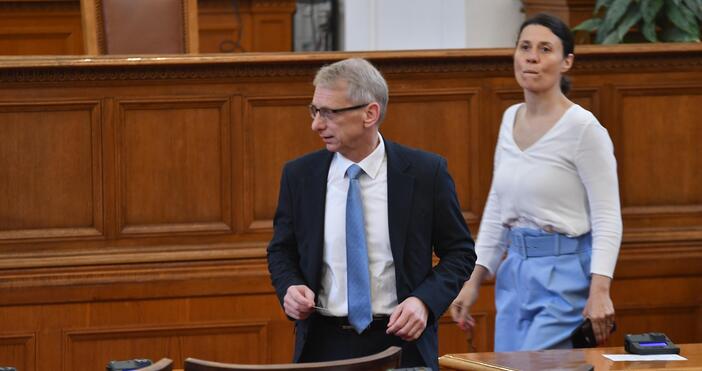 Депутатът от ПП-ДБ Николай Денков заяви в Панорама, че има шанс