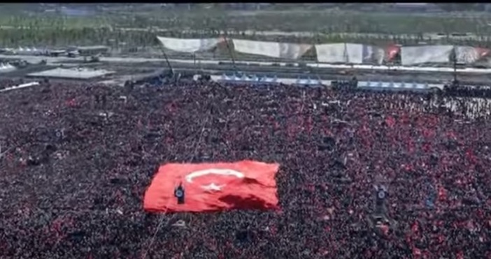 Около 1,7 милиона души са участвали в основния и най-масов митинг на действащия турски