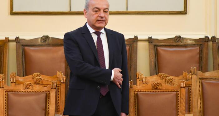 Служебният министър-председател Гълъб Донев обяви, че кандидатурата на Мария Габриел