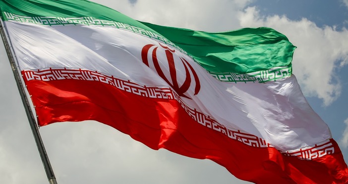 Иран екзекутира днес трима мъже, обвинени в принадлежност към наркокартел,