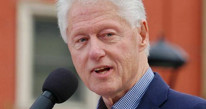42 ият президент на Съединените американски щати Бил Клинтън говори по