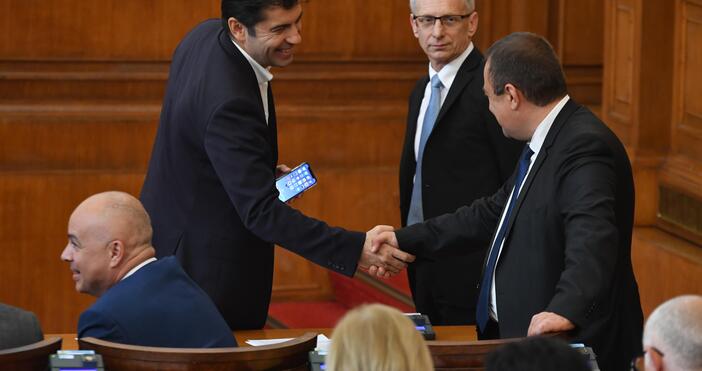 Не очаквам някой от нашите депутати да гласува за мандата