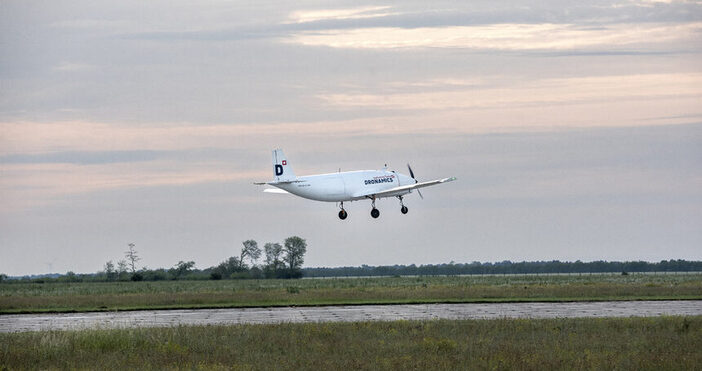 Dronamics първата в света авиокомпания за карго дронове обяви днес