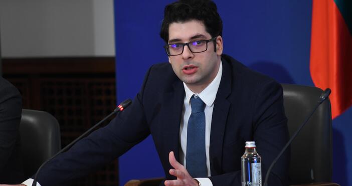 Вицепремиерът Атанас Пеканов коментира в предаването на БНТ Говори сега