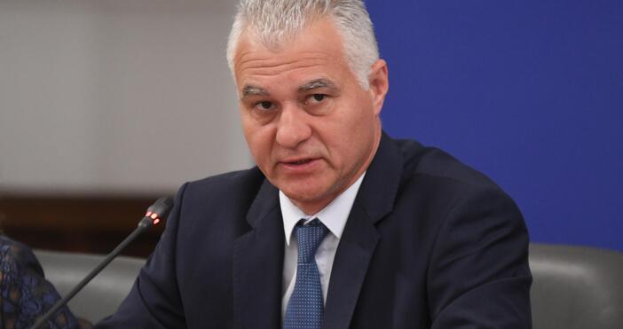 Председателят на ДАНС Пламен Тончев говори пред депутатите по време