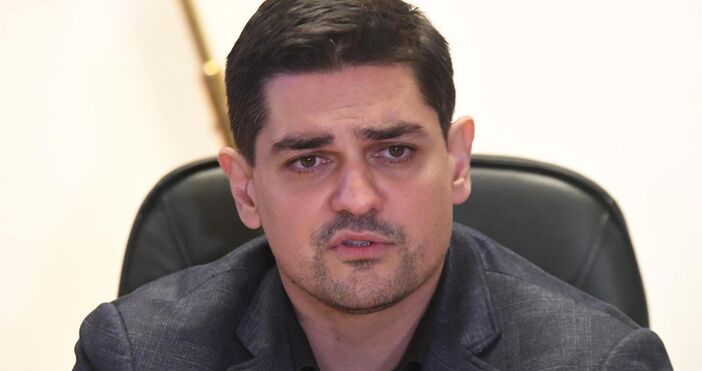 Днес повдигат обвинение на бившия депутат от ПП-ДБ Радостин Василев.