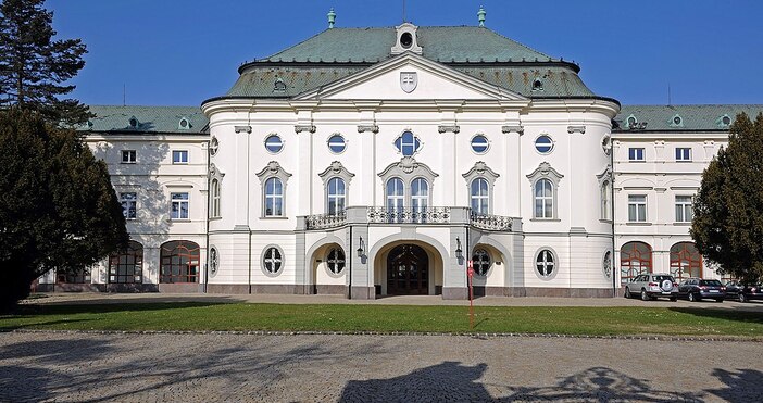 Председателят на словашкия парламент Борис Колар утвърди окончално 30 септември