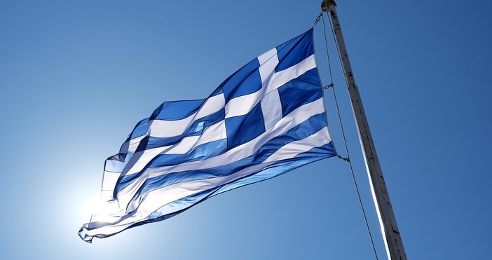 Гърция спешно поставя ограда която да спре навлизането на нелегални