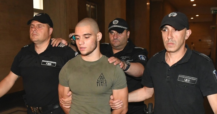 Столичния районен съд определи мярка домашен арест за прокурорският син Васил