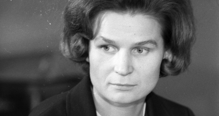 На 16 юни 1963 г Валентина Терешкова става първата жена