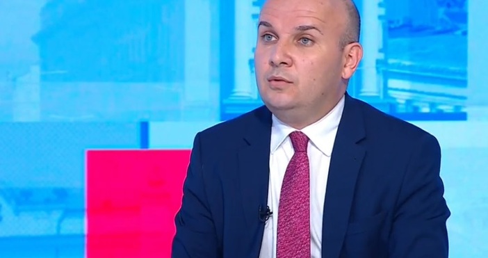 Евродепутатът Илхан Кючюк от ДПС коментира сблъсъка между Кирил Петков