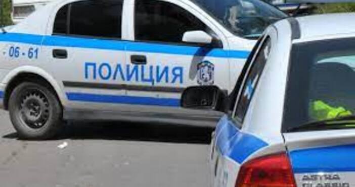 Пътят Карлово Баня е затворен заради пътен инцидент Ударили