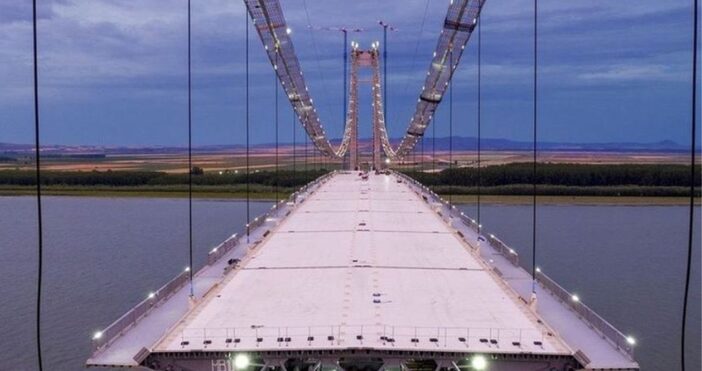 Румъния има втори най-дълъг висящ мост в Европа: След мостът в