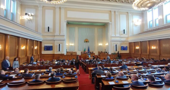 Парламентът прие окончателно промените в Закона за мерките срещу изпирането