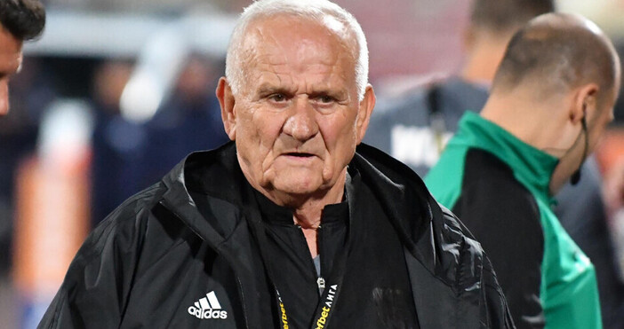 Състоянието на легендарния треньор е нестабилноЛегендарният сръбски треньор Люпко Петрович е в изкуствена кома след