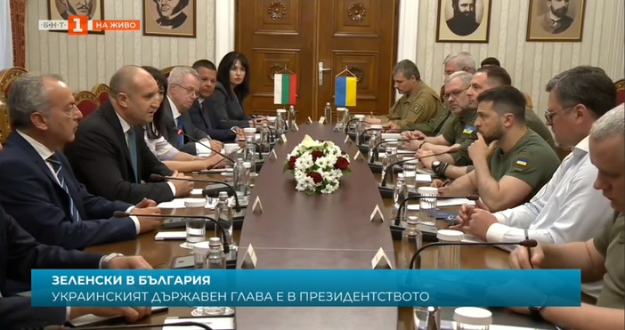 Украинският президент Володимир Зеленски е в момента на среща с