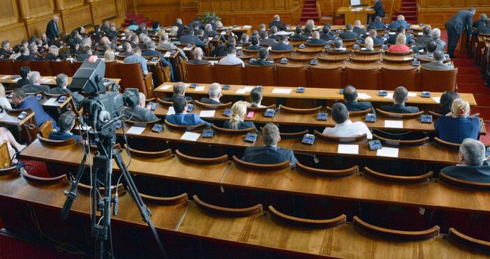 Депутатите приеха на първо гласуване проекта на Закон за държавния