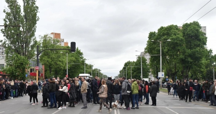 Столичани възобновяват протестите на бул. Сливница и тази вечер отново