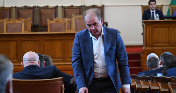 Представените предложения за реформа в Конституцията влизат за разглеждане от