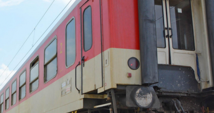 Стана ясна причината за закъснението на влака Варна София  